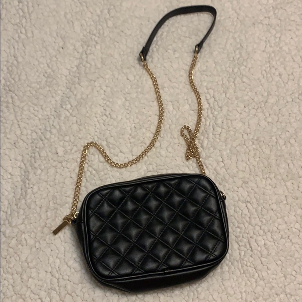 Black pleated crossbody with gold chain, Forver21